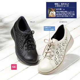 ＜高井さんの靴＞牛革５Ｅ花柄パンチングシューズ