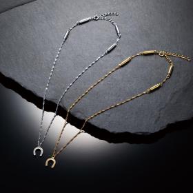 幸運の馬蹄チャーム付磁気ネックレス