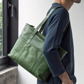 ＜ＦＬＹＩＮＧ　ＨＯＲＳＥ＞軽量馬革Ａ４トートバッグ